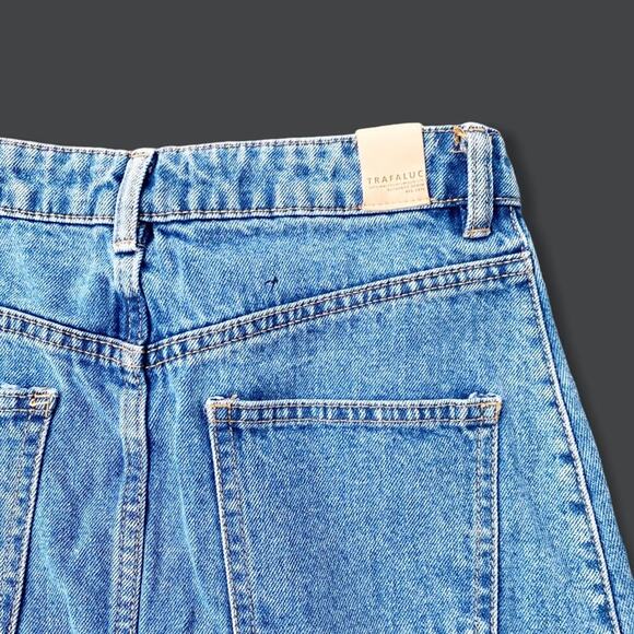 Zara Exposed Front Button Denim Jean Mini Skirt Raw Hem Frayed Festival Size XS - Picture 10 of 12